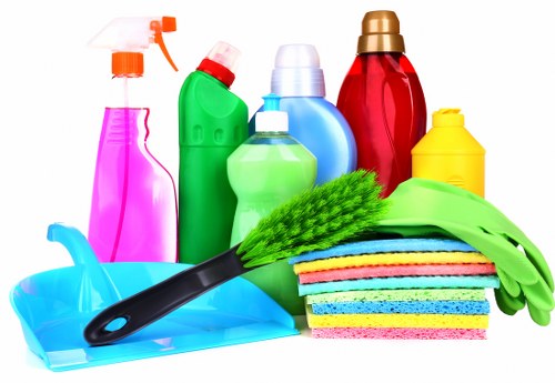 Different carpet cleaning methods and equipment illustration